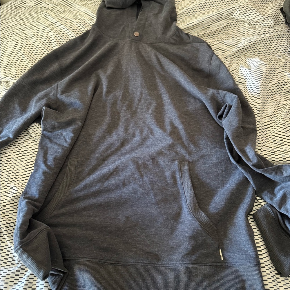 VUORI LIGHTWEIGHT HOODIE
